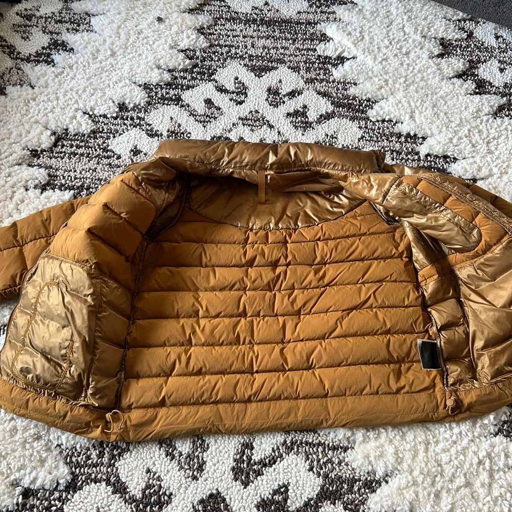 Lululemon Puffer Jacket - Picture 3 of 7